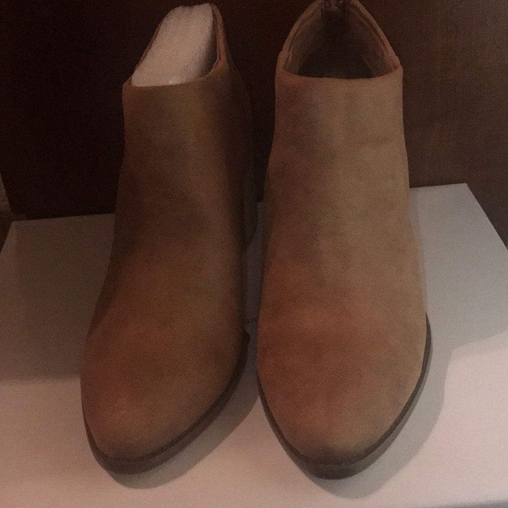 Report booties